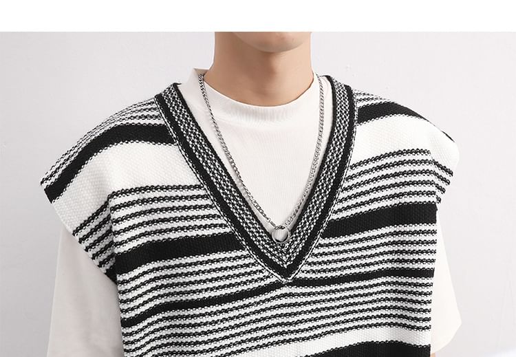 Dubbel wit - V-hals gestreept vest