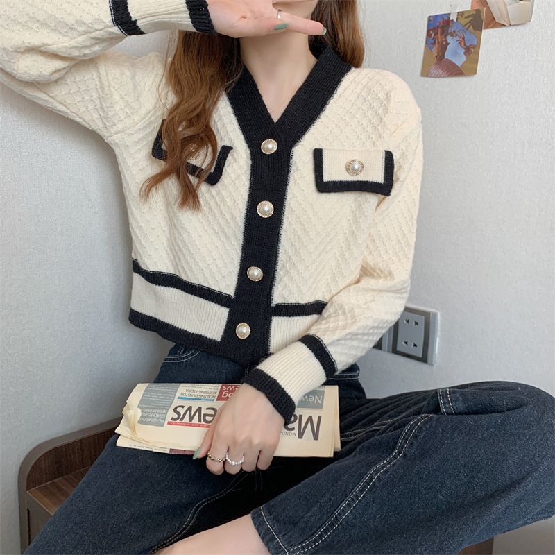 Shinsei - V-hals vest met contrasterende rand