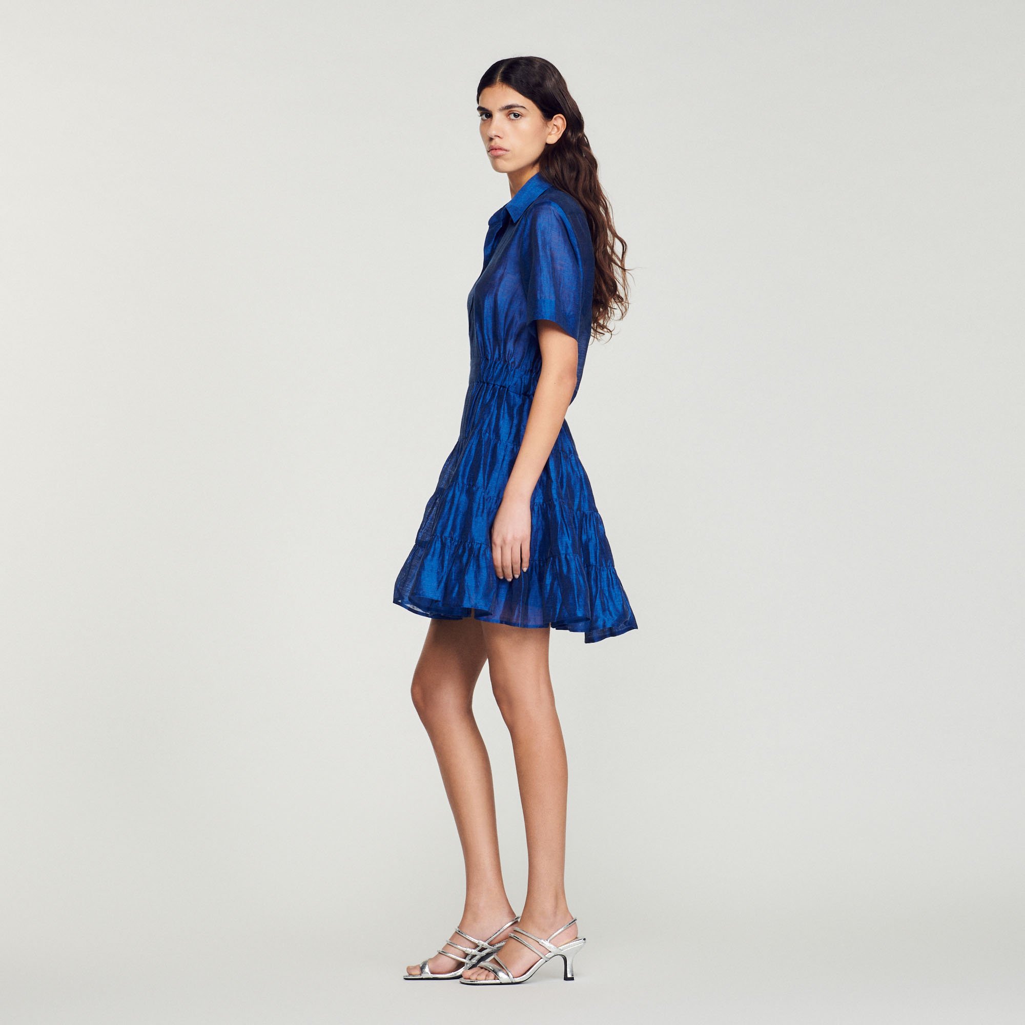 Robe courte volantee