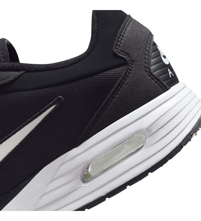 Nike Men Air Max Solo Sneakers