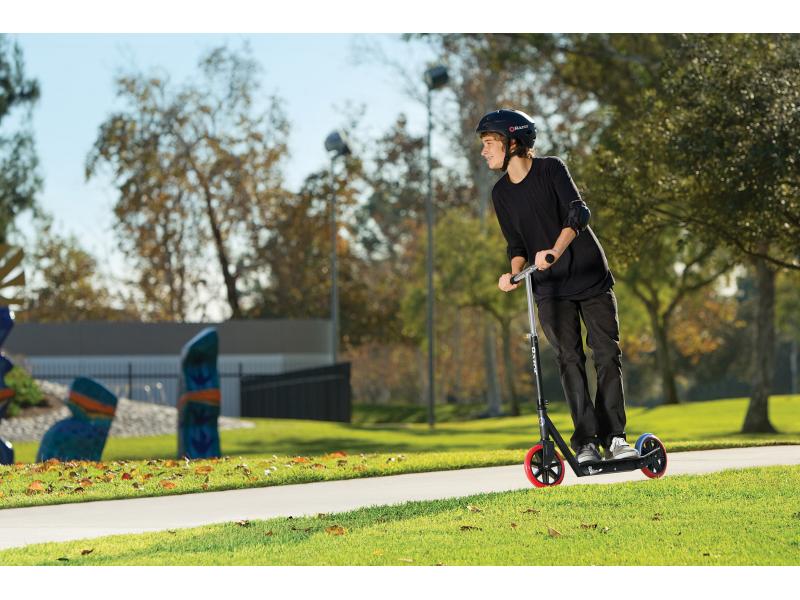 Razor Scooter Carbon Lux, Schwarz 23L Scooter