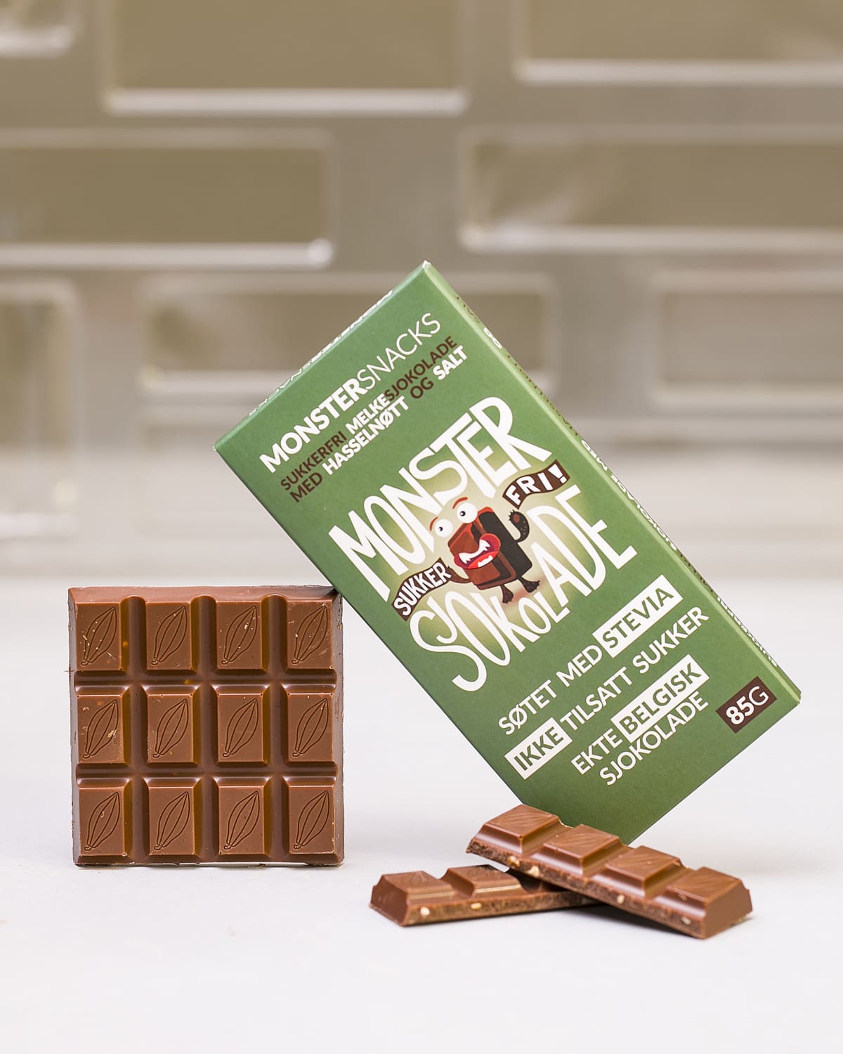 Monster Sukkerfri Belgisk Stevia Melkesjokolade - Hasselnøtt &amp;Salt (12-pack)