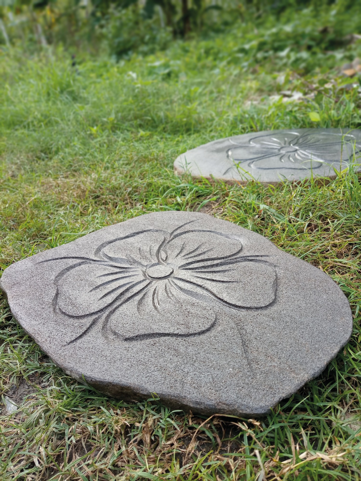 Trittstein 'Orchidee', natur, Ø ca. 40 cm, H ca. 3 cm günstig bestellen
