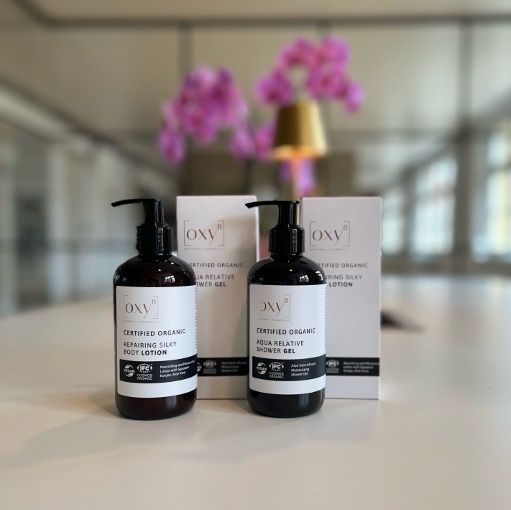 oxy8 Naturkosmetik - Perfekt als Geschenk AQUA RELATIVE SHOWER GEL & REPAIRING SILKY BODY LOTION