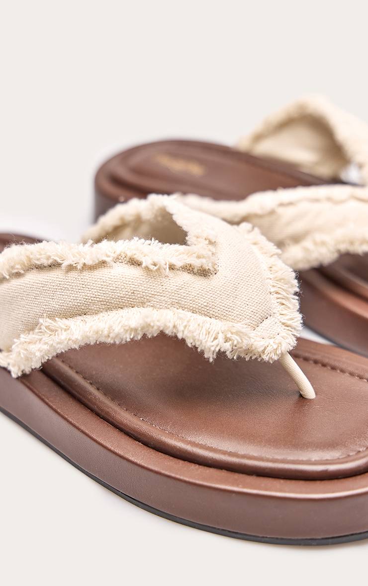 Crème Sandales Compensées À Entredoigt En Toile Effilochée