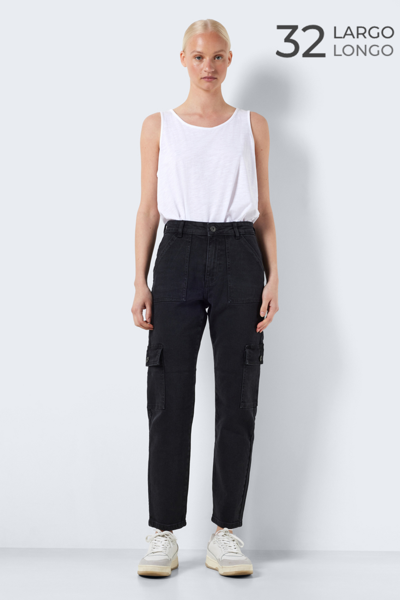Calça jeans cargo reta Moni