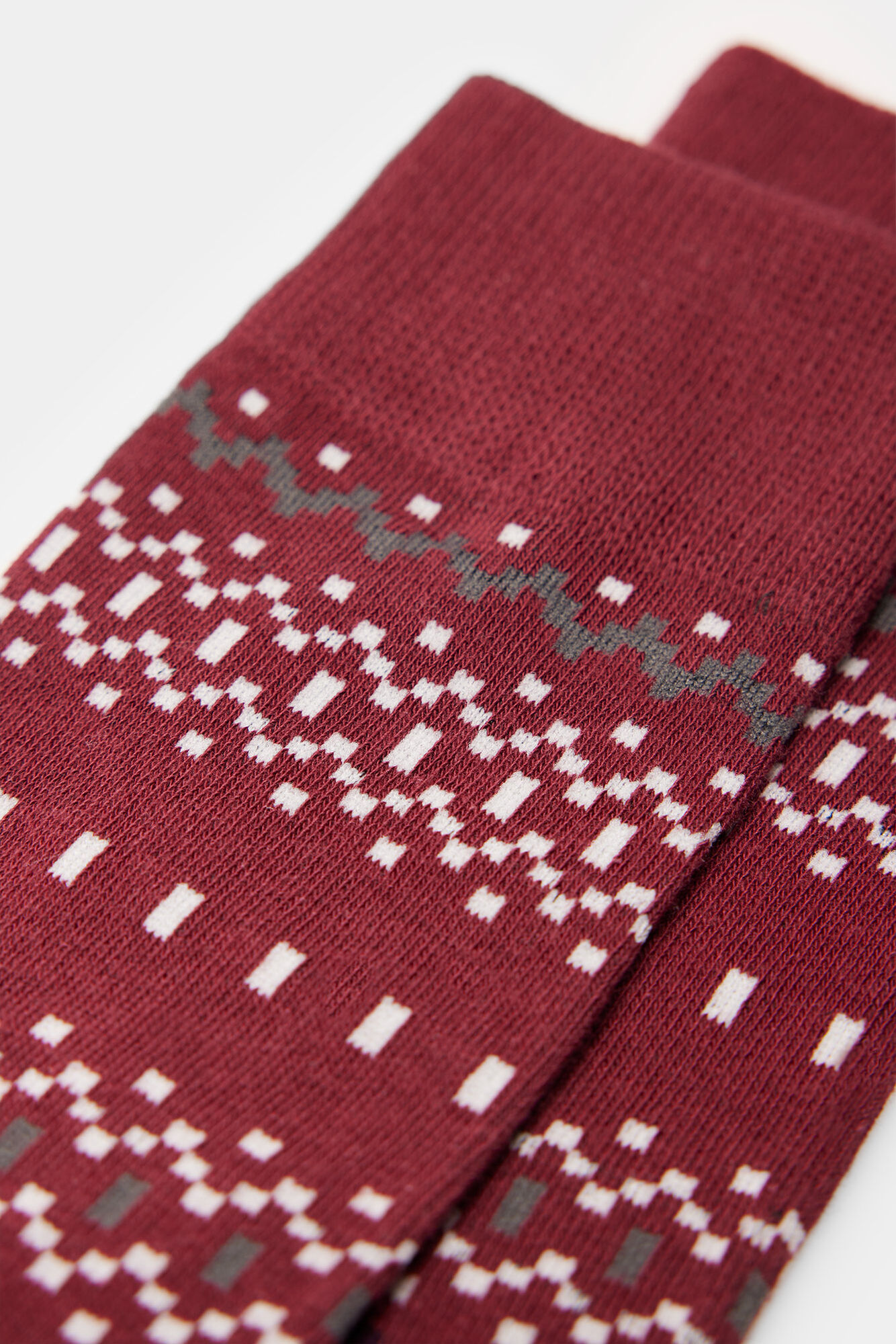 Meia jacquard cor de vinho
