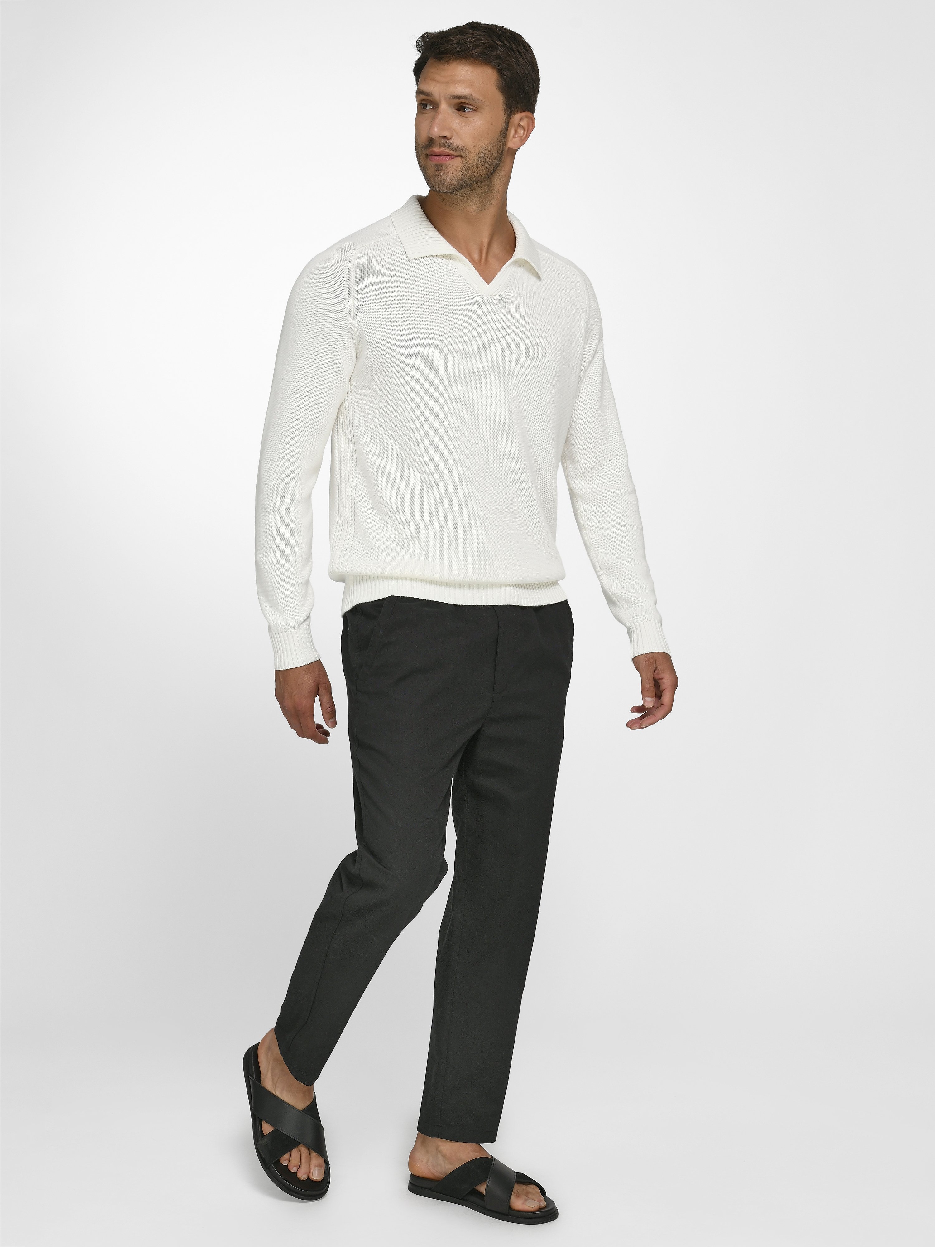 Pullover mit Kragen