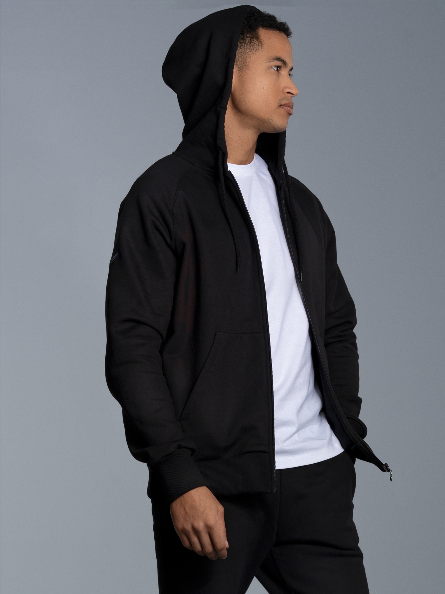 Sweatjacke mit KapuzeSchwarz