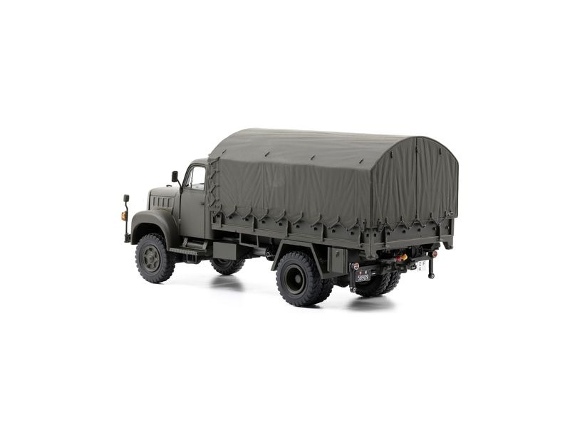 ACE Militärfahrzeug Saurer 2 DM 1:50 Modellbausatz des Schweizer Militärlastwagens