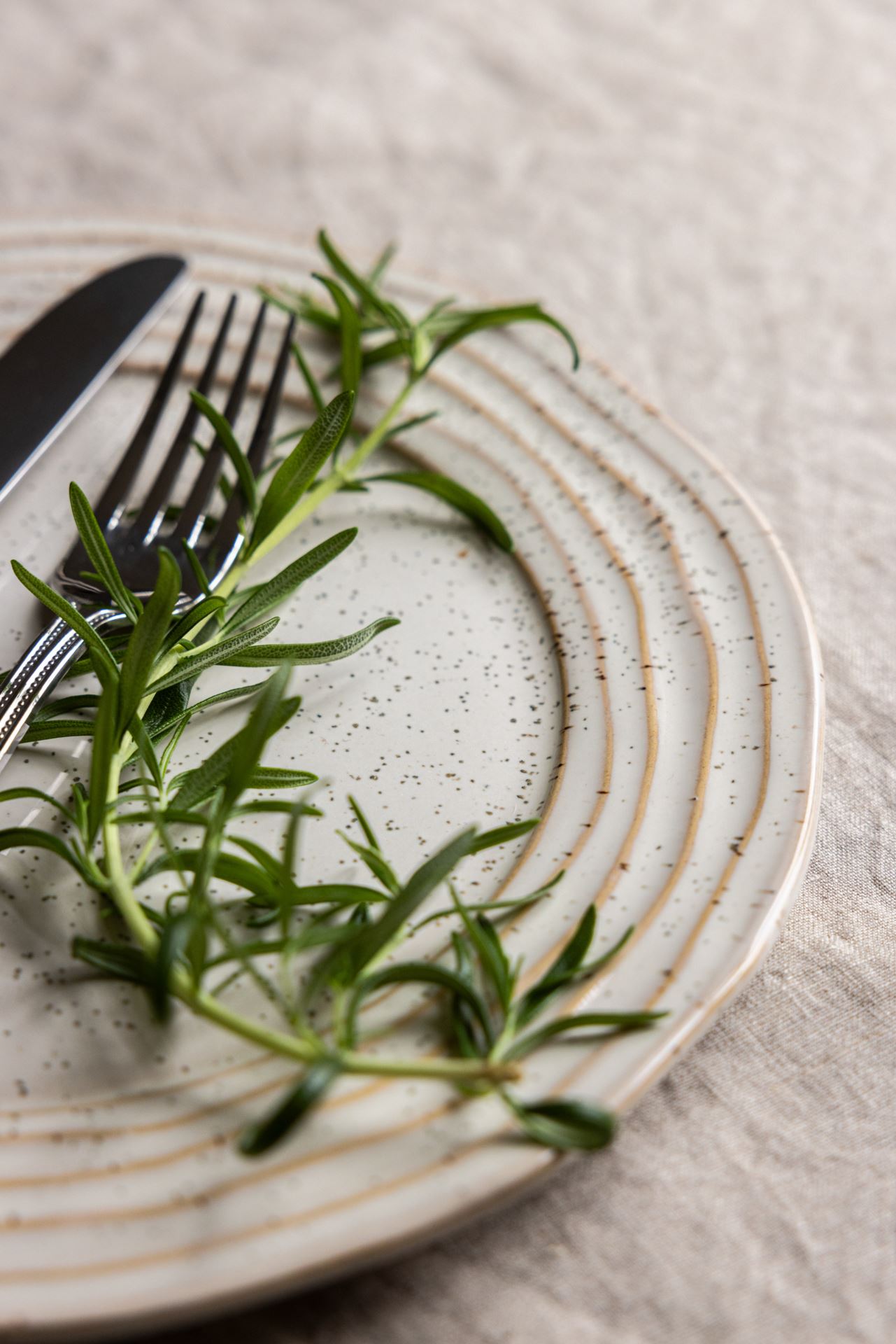 Frokosttallerken lys beige - ø 20
