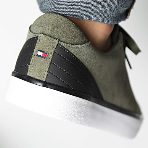 Baskets Hi Vulcan Core Low Suede 4817 Army Green