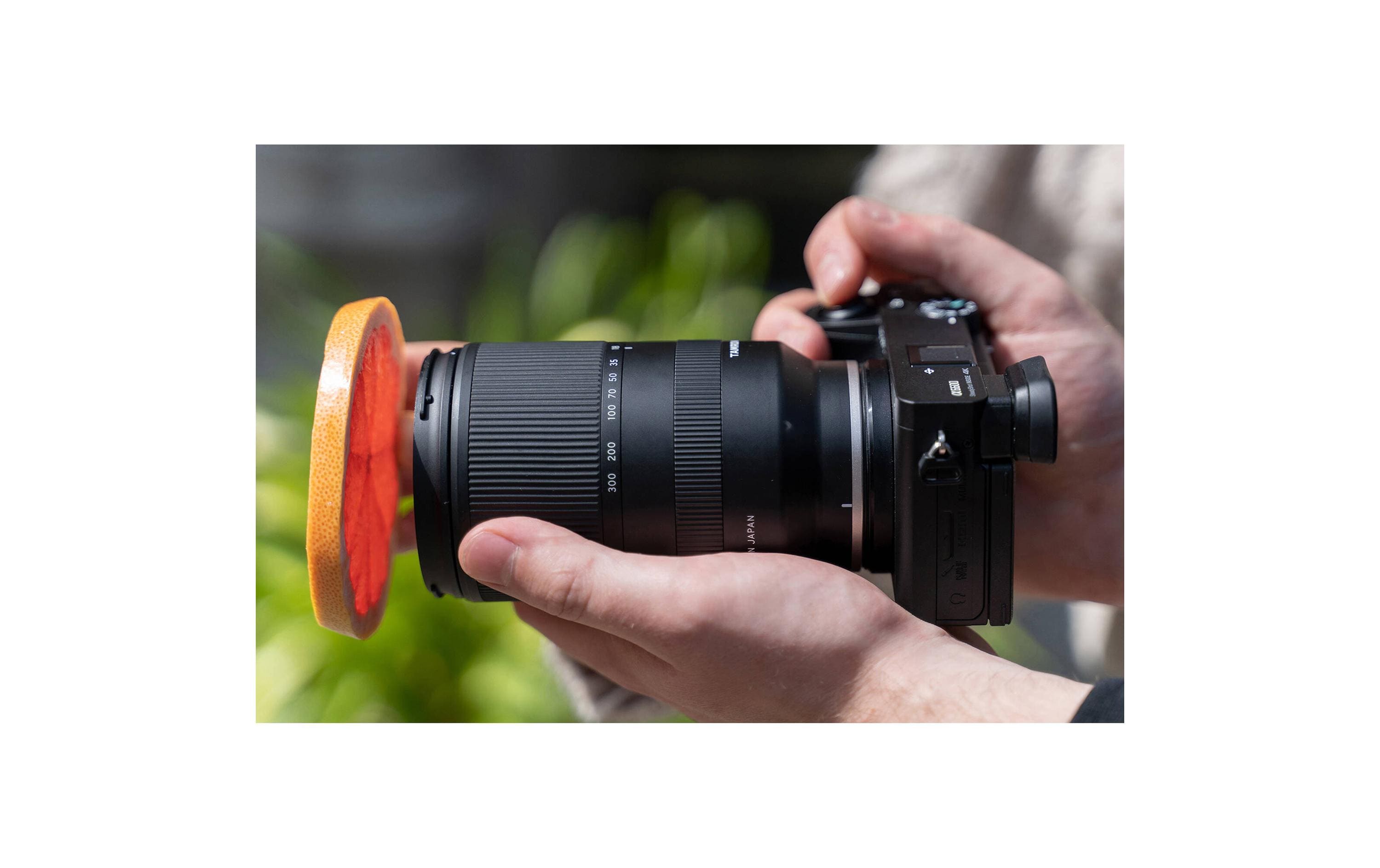 Zoomobjektiv AF 18-300mm F/3.5-6.3 Di III-A VC Sony E-Mount<br>Ein Objektiv mit allen Brennweiten