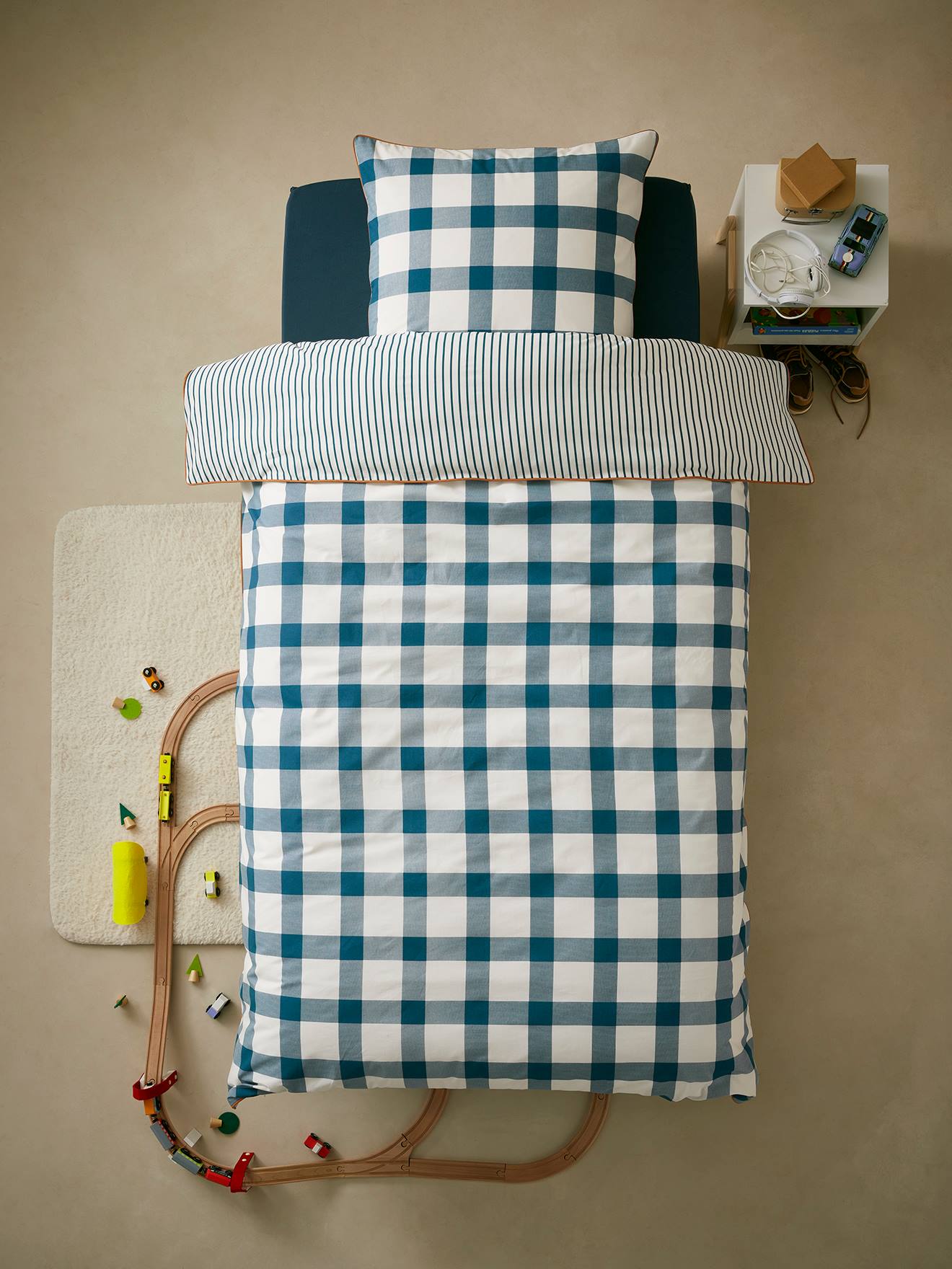 Conjunto infantil de capa de edredom e fronha CARREAUX com estampa azul escura