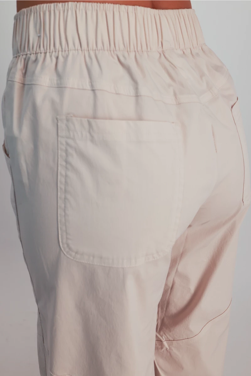 Nike Sportswear Essentials Woven Damen Trainerhose