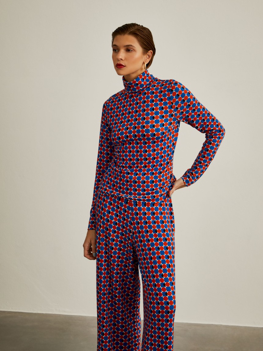 Camisola gola alta com padrão geométrico