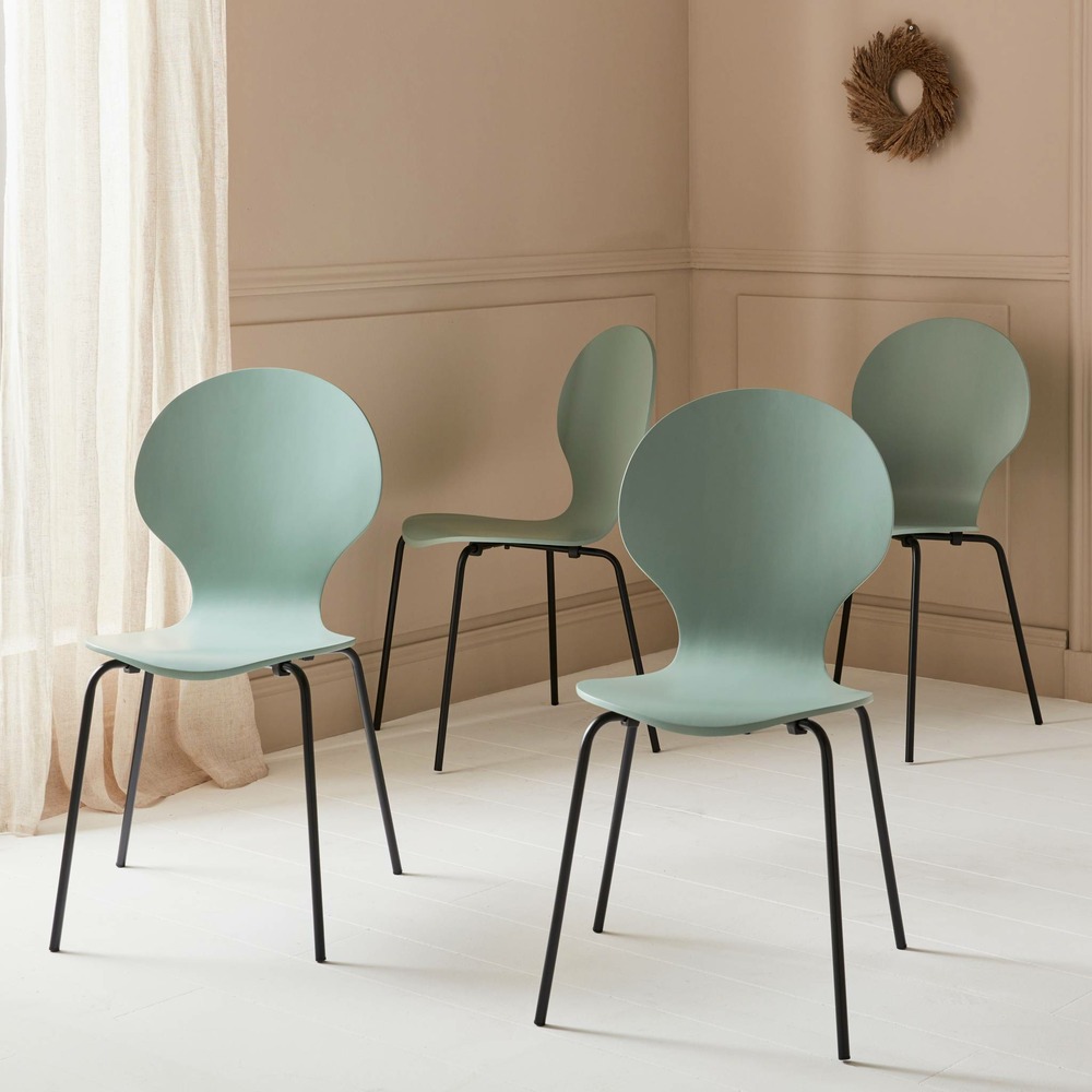 Lot de 4 chaises vert céladon. Rétro empilables. Bois d'hévéa et contreplaqué. Pieds en acier. Naomi. L 43 x p 48 x h 87cm