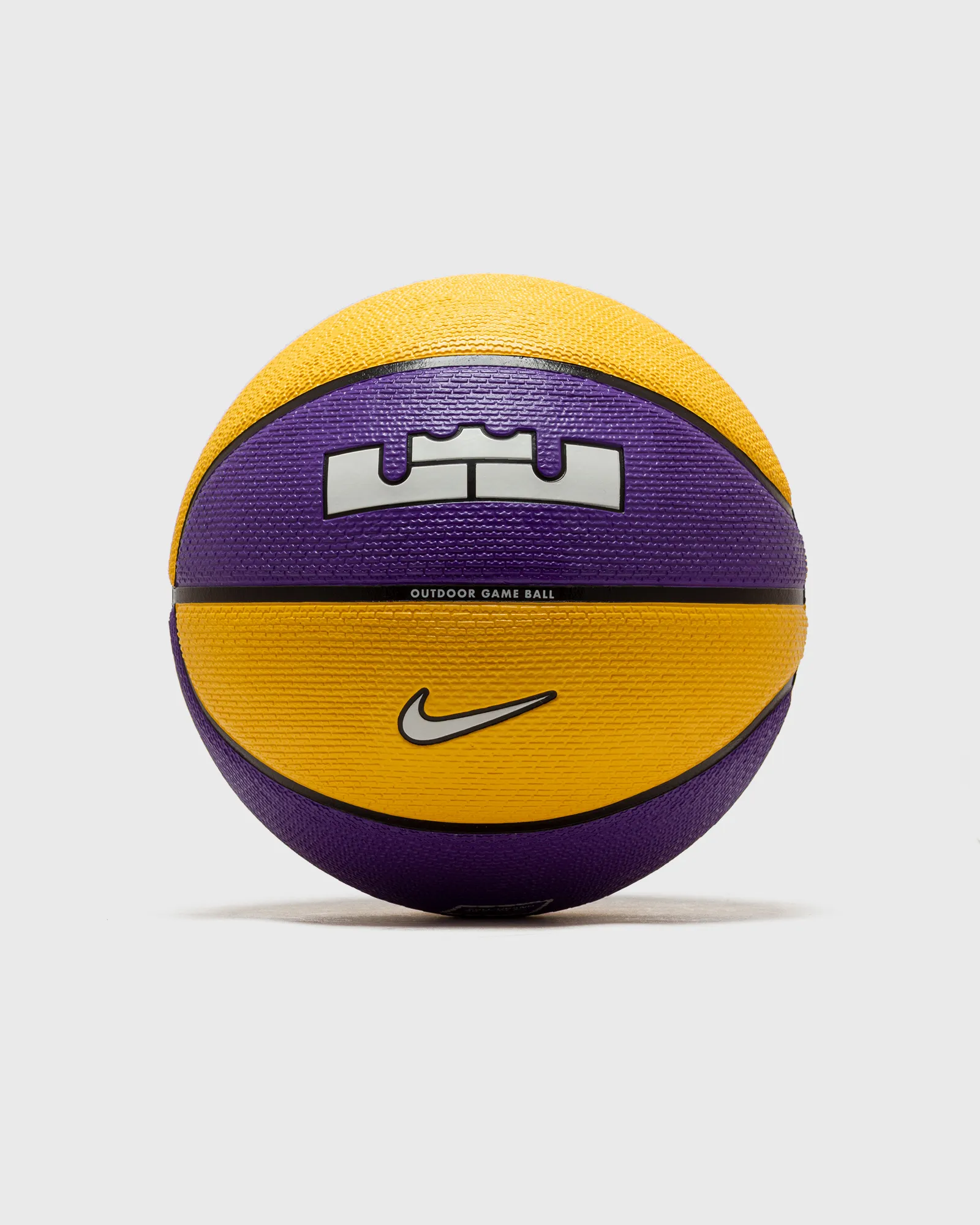 Nike NIKE PLAYGROUND 8P L JAMES DEFLATED Size 7
