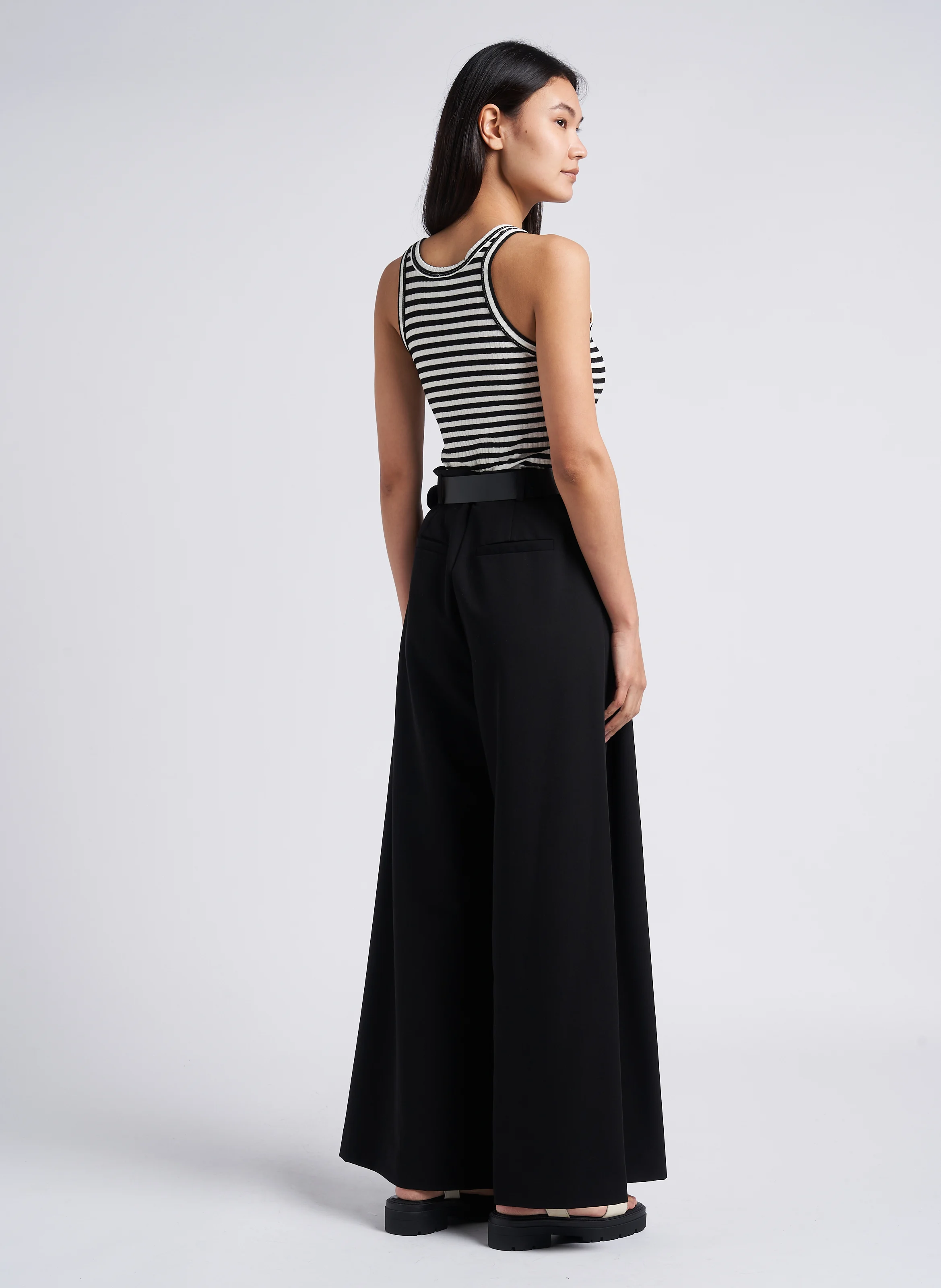 Pantalon large à pinces avec ceinture | Noir