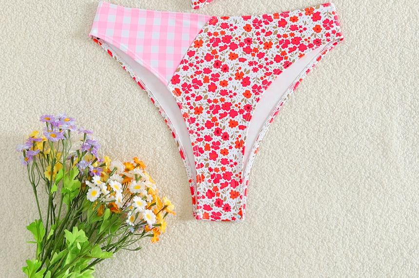 Serendo - Set: Bikinitop met bloemenprint en ruitmotief + broekje
