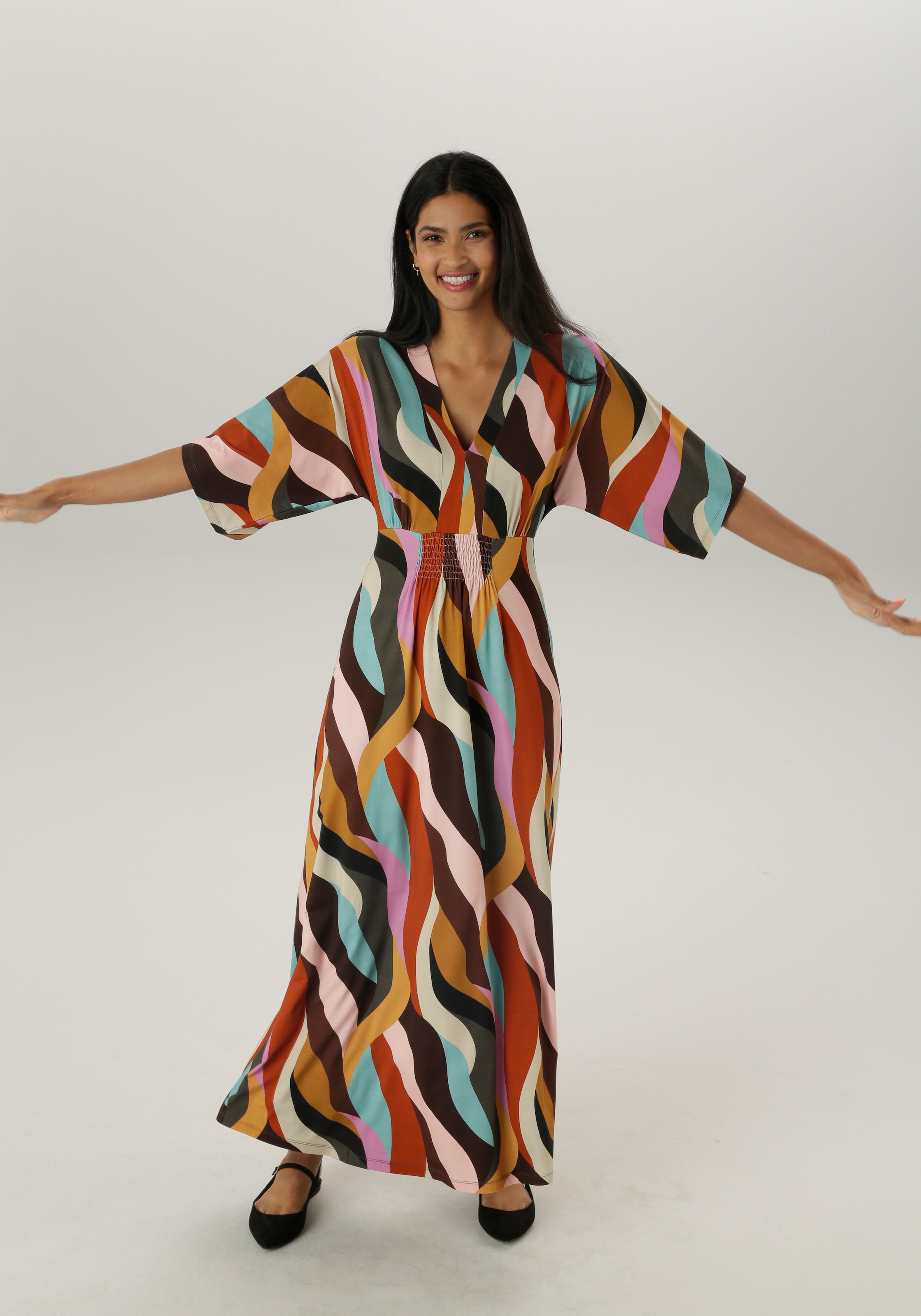 Aniston SELECTED Maxikleid mit weiten, 3/4-langen Ärmeln