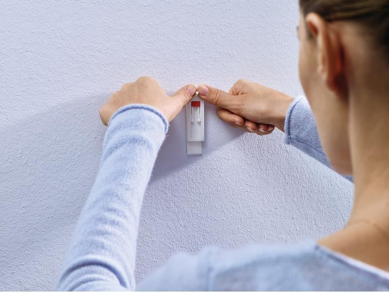 tesa Klebenagel für Tapete & Putz Verstellbarer Klebenagel
