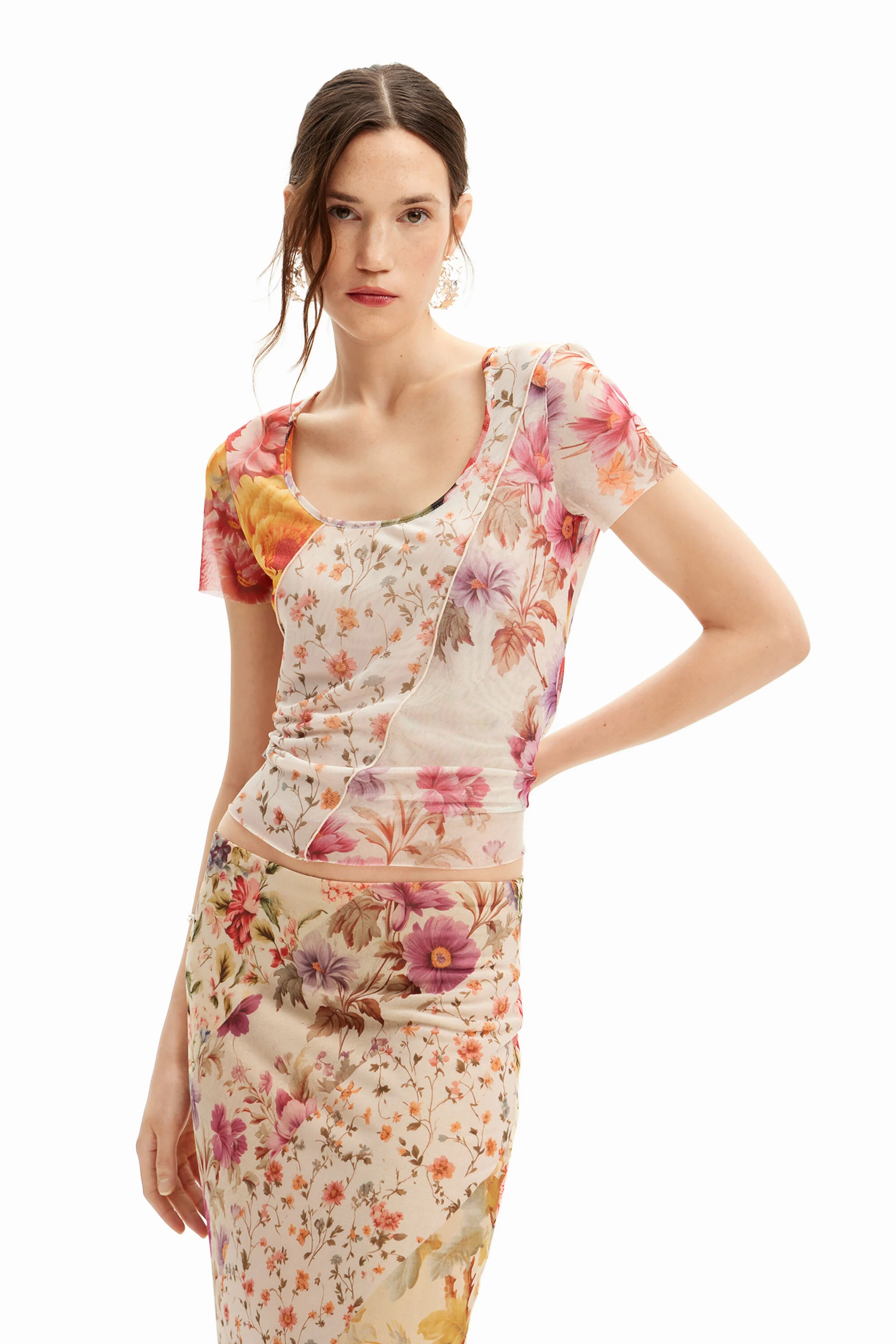 Camiseta de tule floral