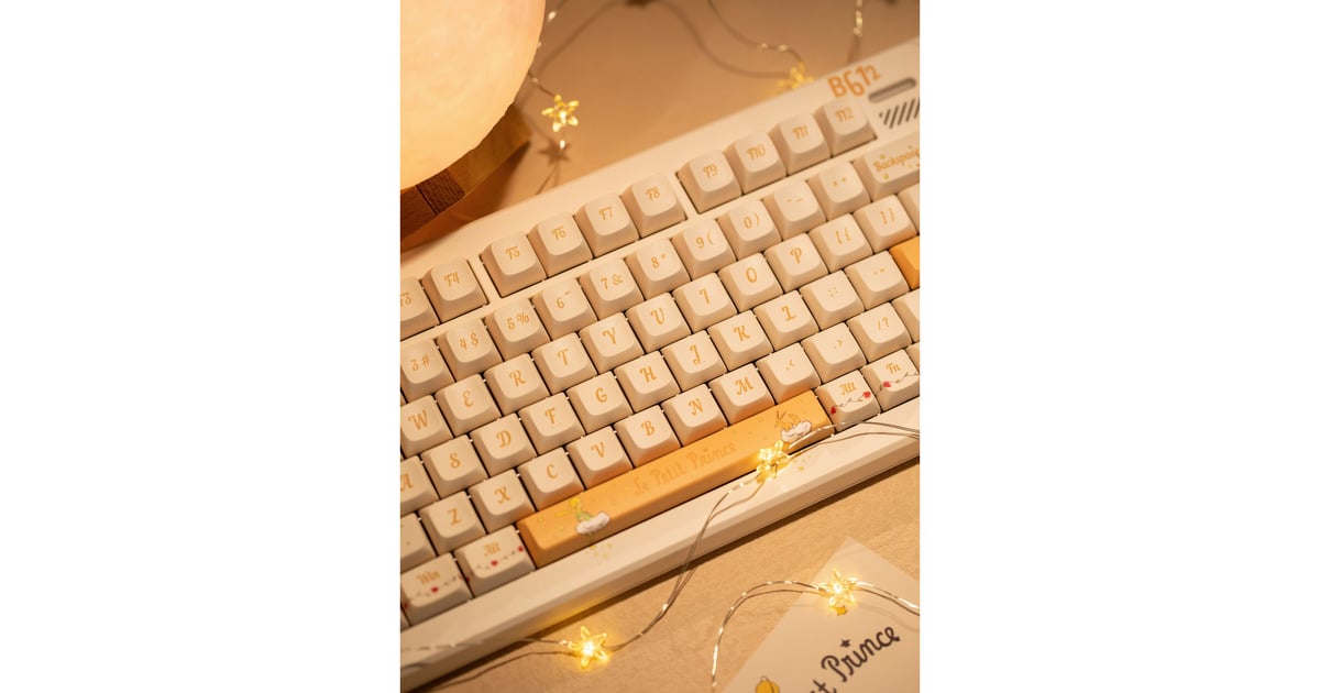 IqunixZX75 Sunset Ponder Wireless Mechanical Keyboard, gaming toetsenbord  (Lichtgeel, US lay-out, Gateron Red, RGB leds, 75%, Hot-swappable, Double-shot PBT, 2.4GHz | Bluetooth 5.1 | USB-C)