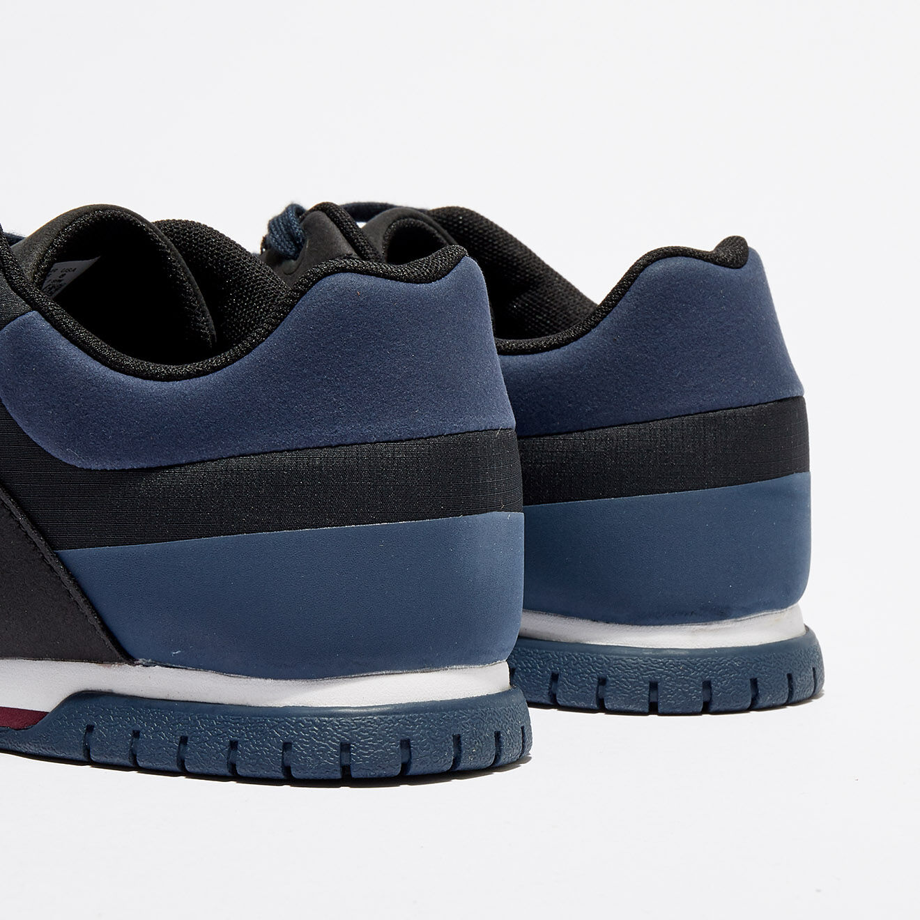 Lacoste Baskets Indiana Evo 417 1 Q4 noir/bleu marine