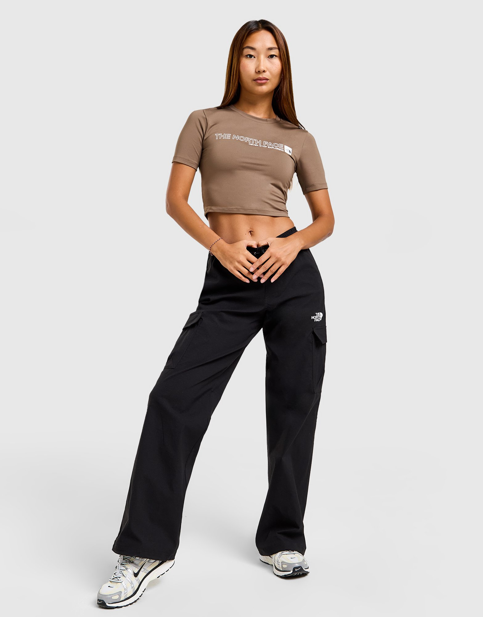 The North Face T-shirt court Outline Logo Slim Femme