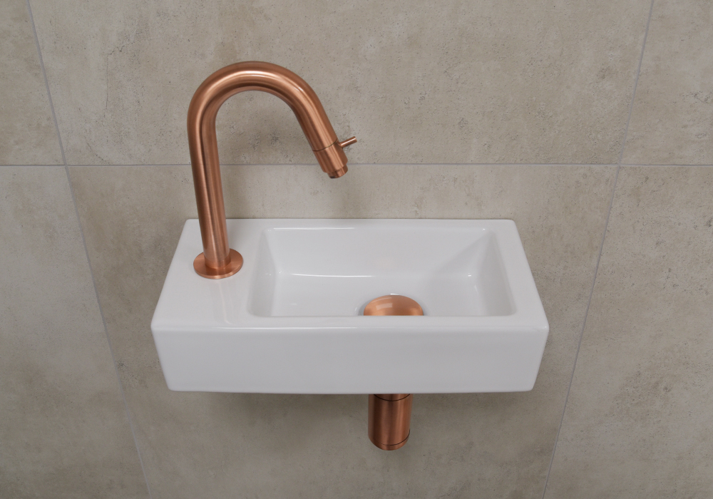 Mueller Mini Rhea wit fonteinset met koperen gebogen fonteinkraan links