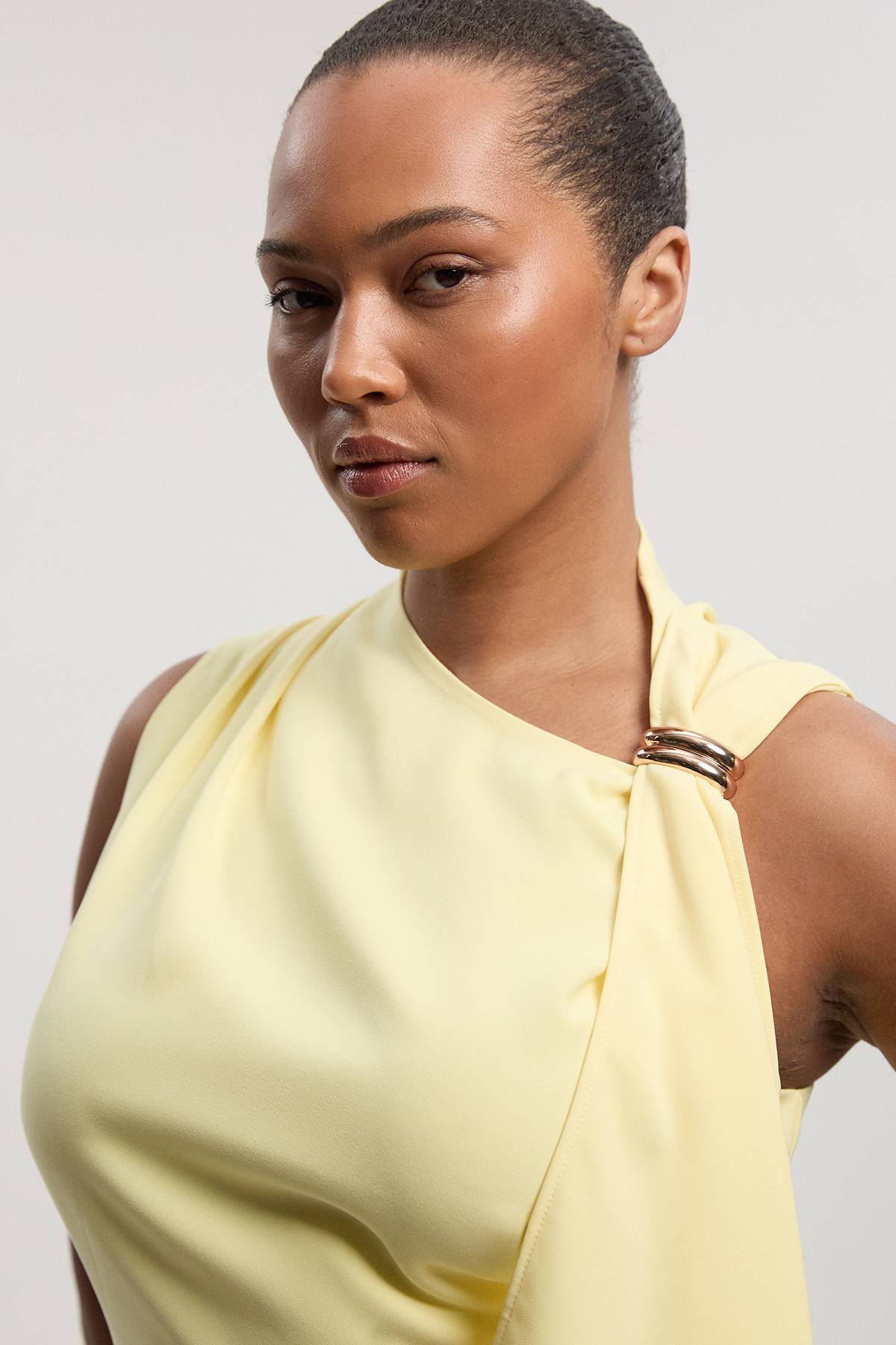 KarenMillen Haut Grande Taille À Drapé Ajusté Avec Détail De Finition Structuré