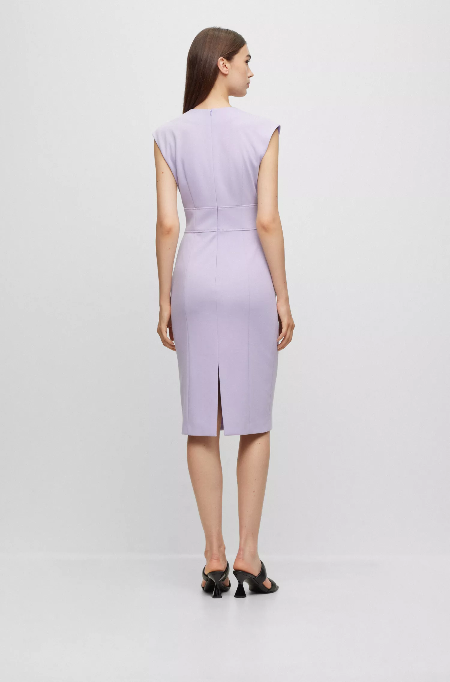Vestido HUGO vermelho, modelagem regular, com decote em V e fechamento em zíper.