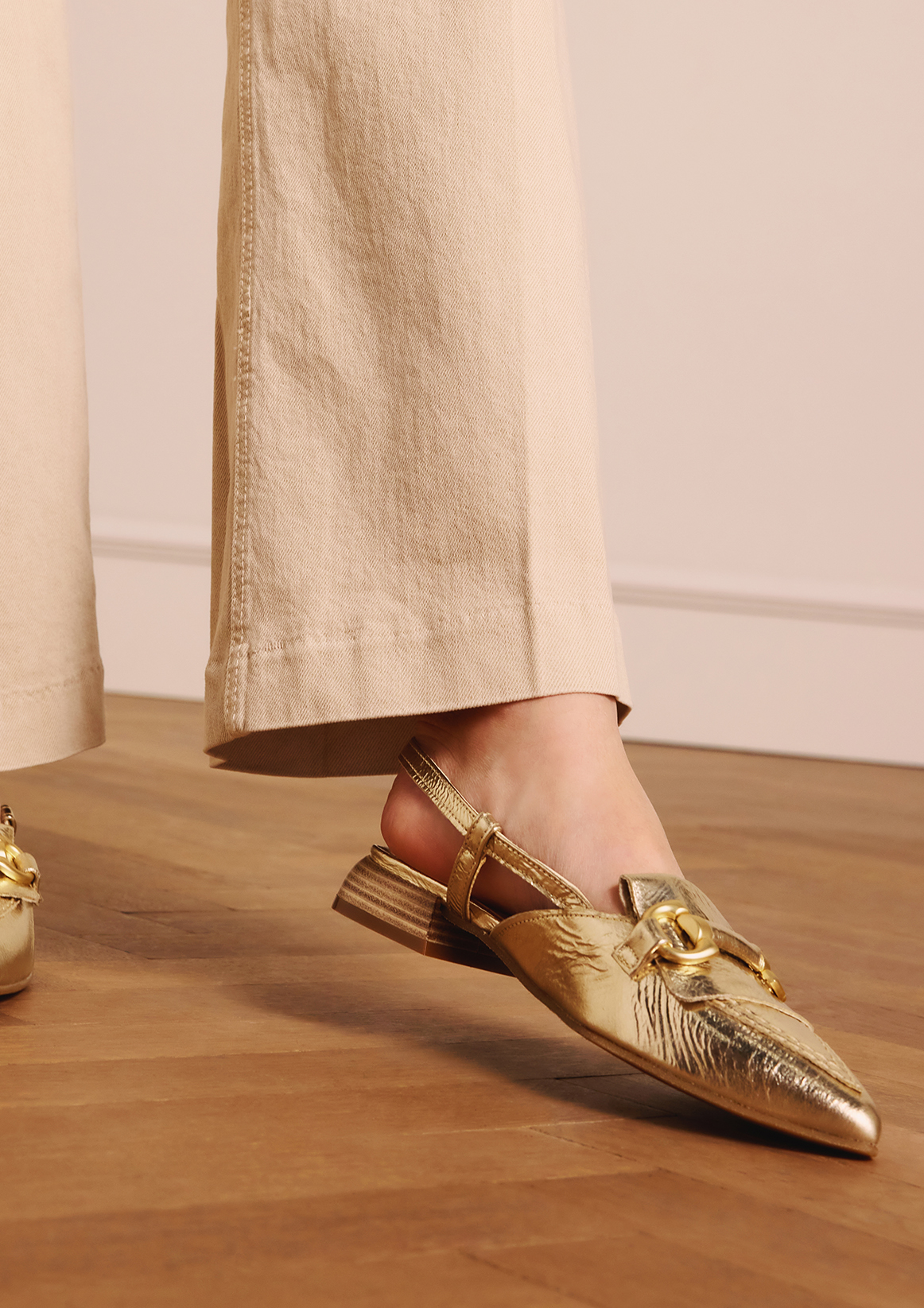 Gouden leren slingbacks met bandje