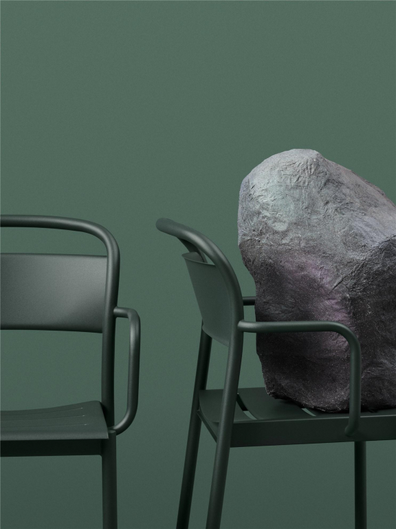 Muuto Linear steel tuinstoel met armleuning Dark Green