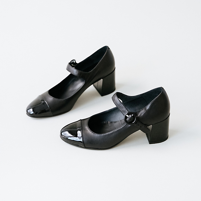 Babies à talons  en vernis et cuir noir