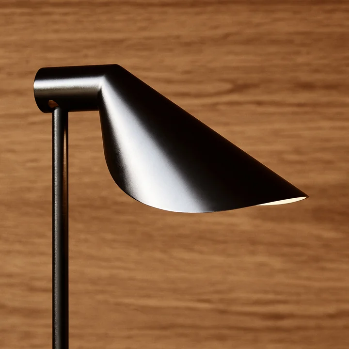 Fritz Hansen - MS022 LED Tischleuchte, Stahl