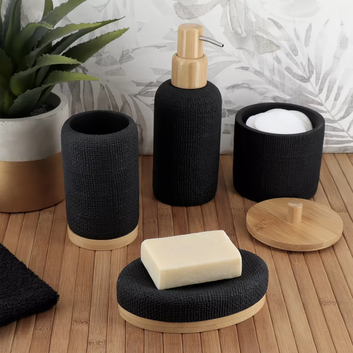 Set d'accessoires salle de bain effet Maille Noir