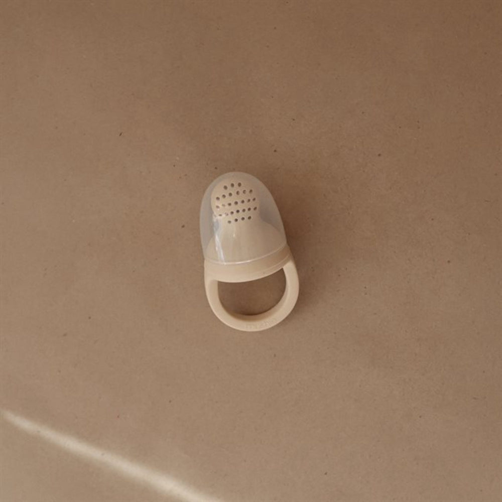 Køb Mushie Shifting Sand Silikone Fresh Food Feeder 2-Pak