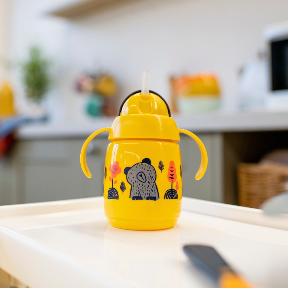 Tommee Tippee Superstar Trinklernbecher mit Strohhalm, 300 ml, ab 6 Monaten, Sortiment