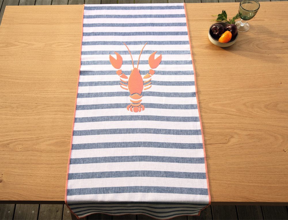 Chemin de table brodé-Retour de pêche
