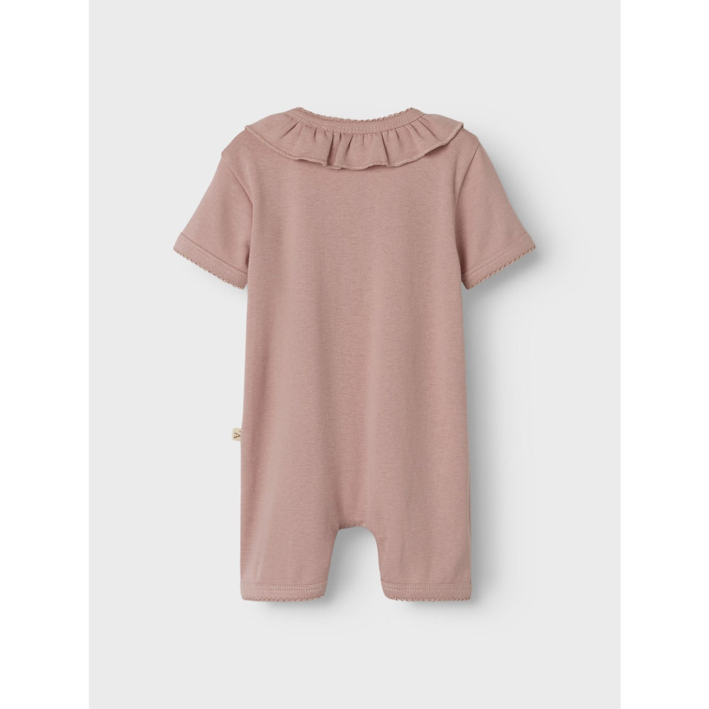 Køb Lil'Atelier Misty Rose Lalo Loose Onesie