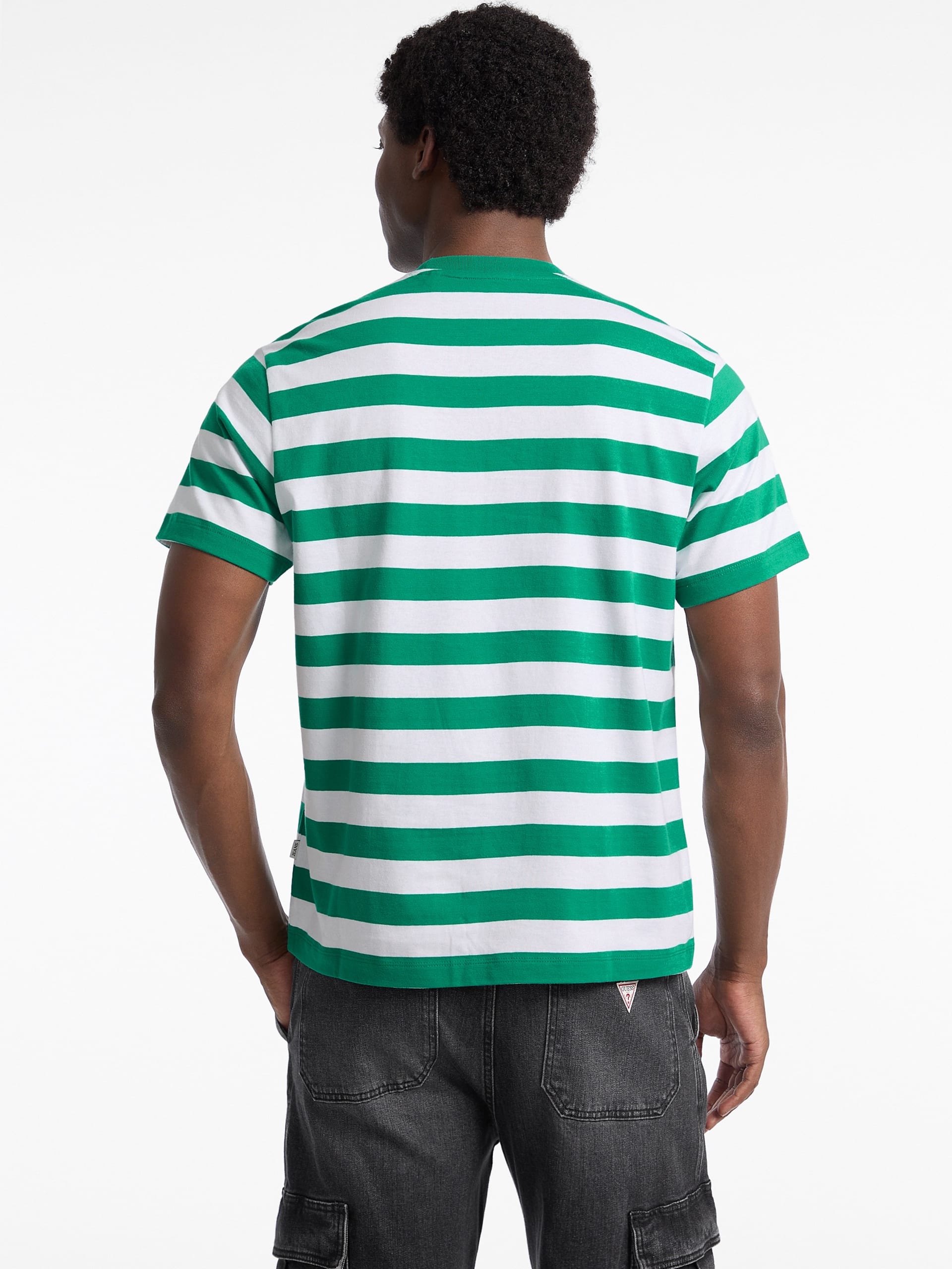 Camiseta com logo listrado