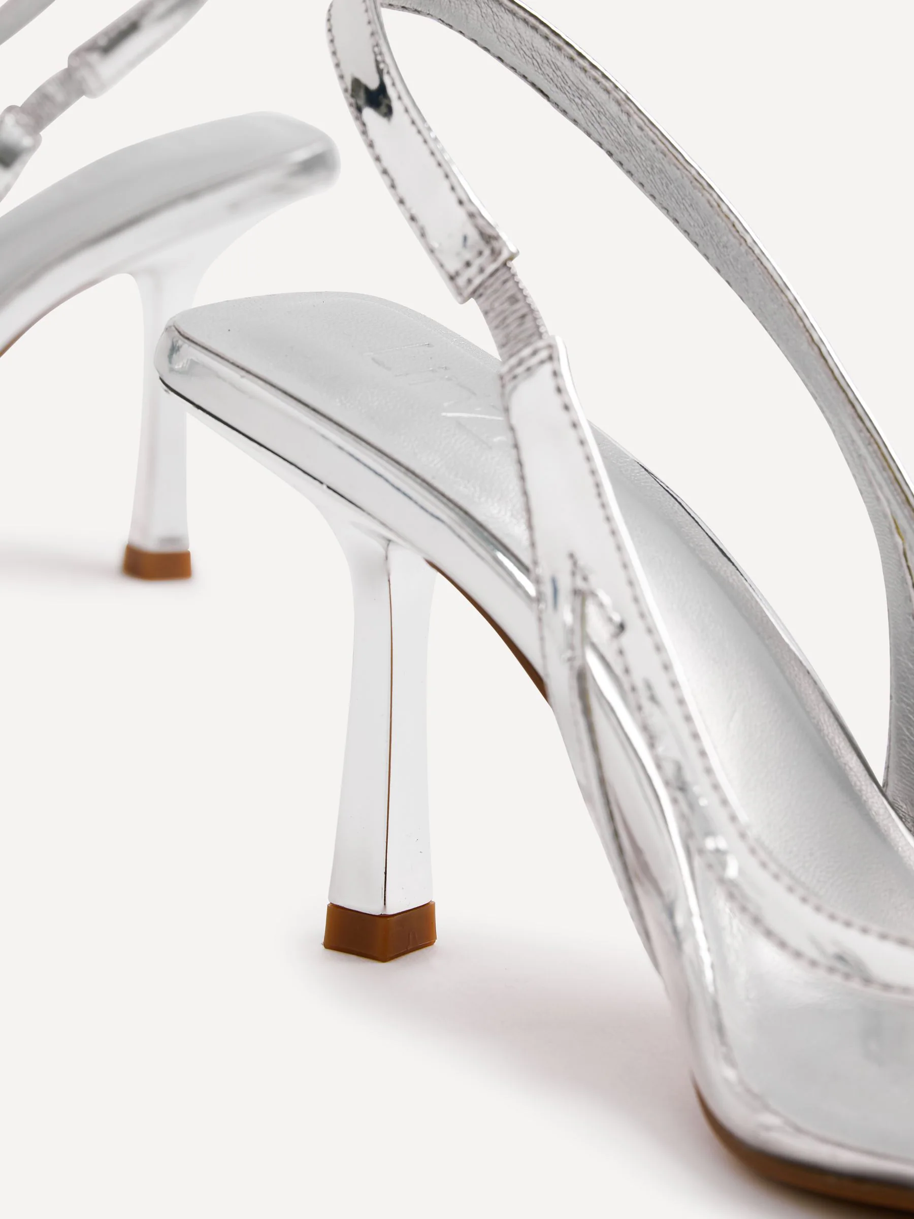 Linzi - Shyla - Perspex sandalen in pumpstijl met hak en hielbandje