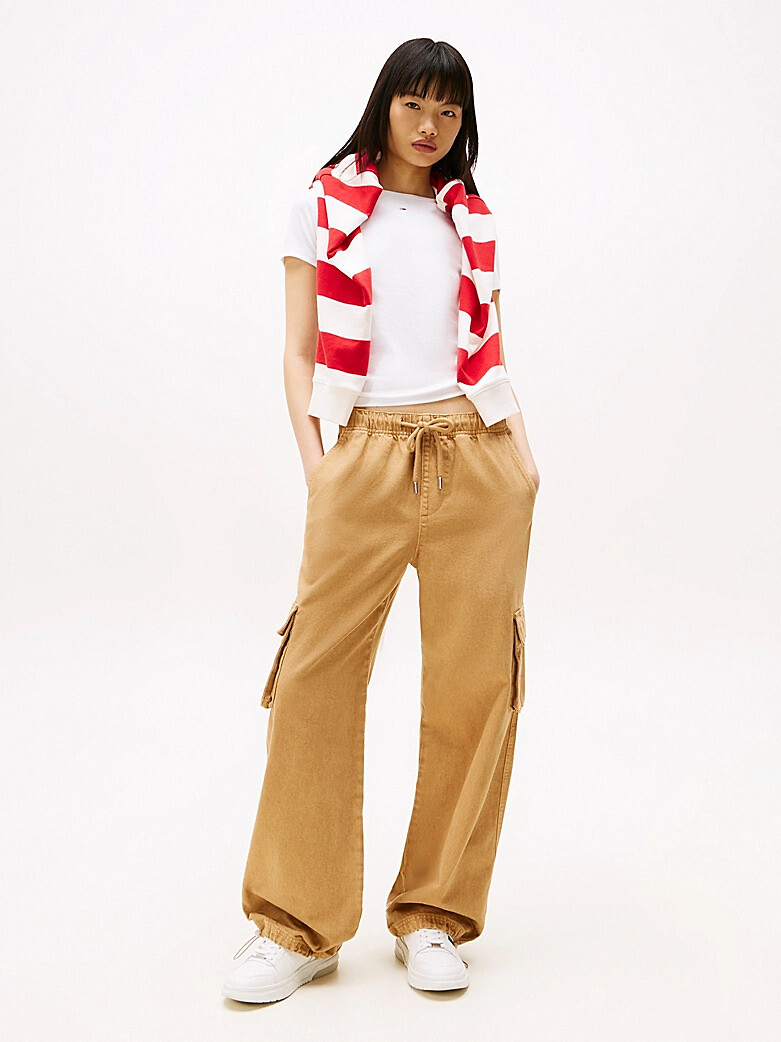 TOMMY JEANS<br>Camiseta com gola redonda e mangas curtas