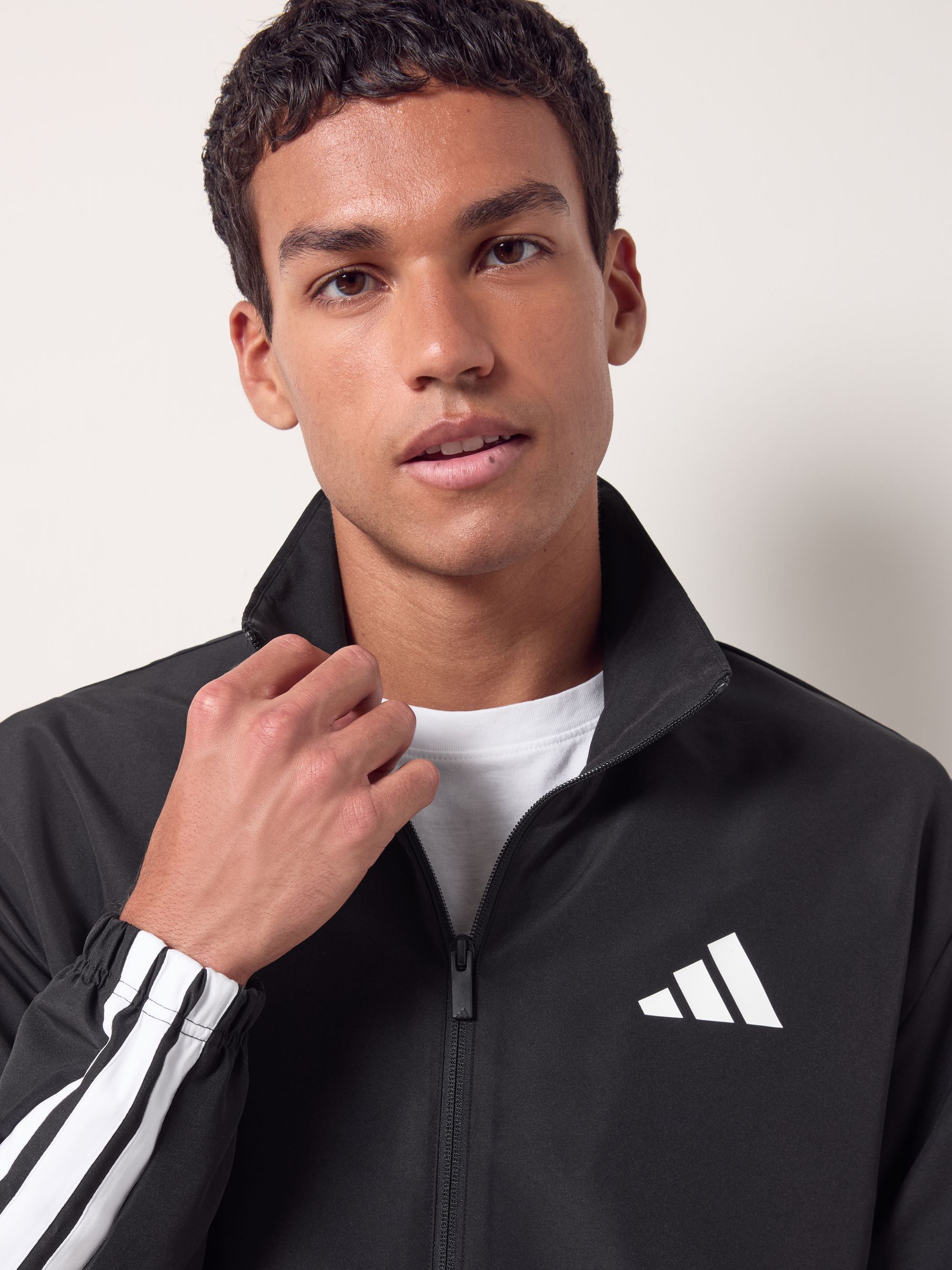 Zwart - adidas Sportswear Basic 3-Stripes Woven Tracksuit