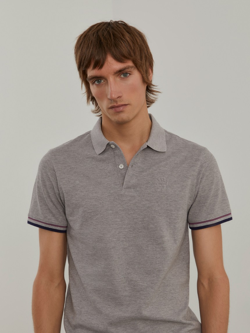 Polo piqué slim fit com riscas