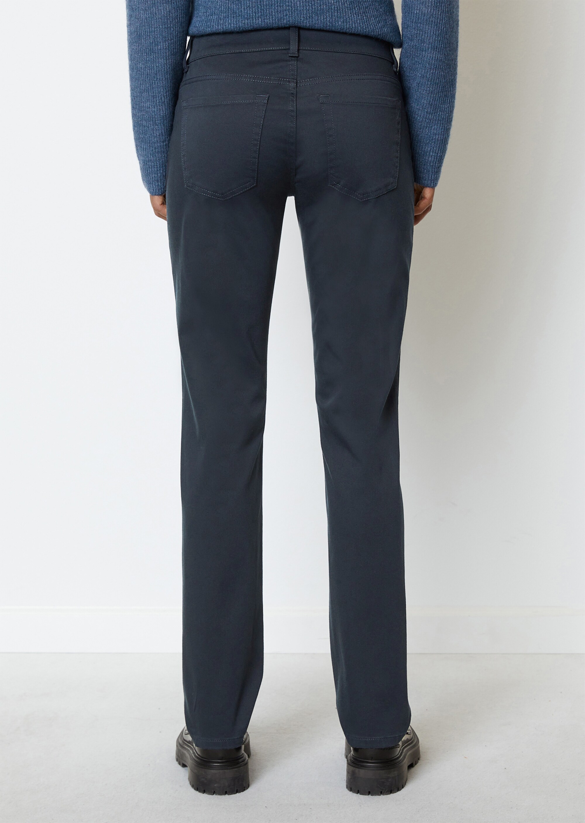 Hose Modell ALBY straightaus Smooth Sateen Stretch