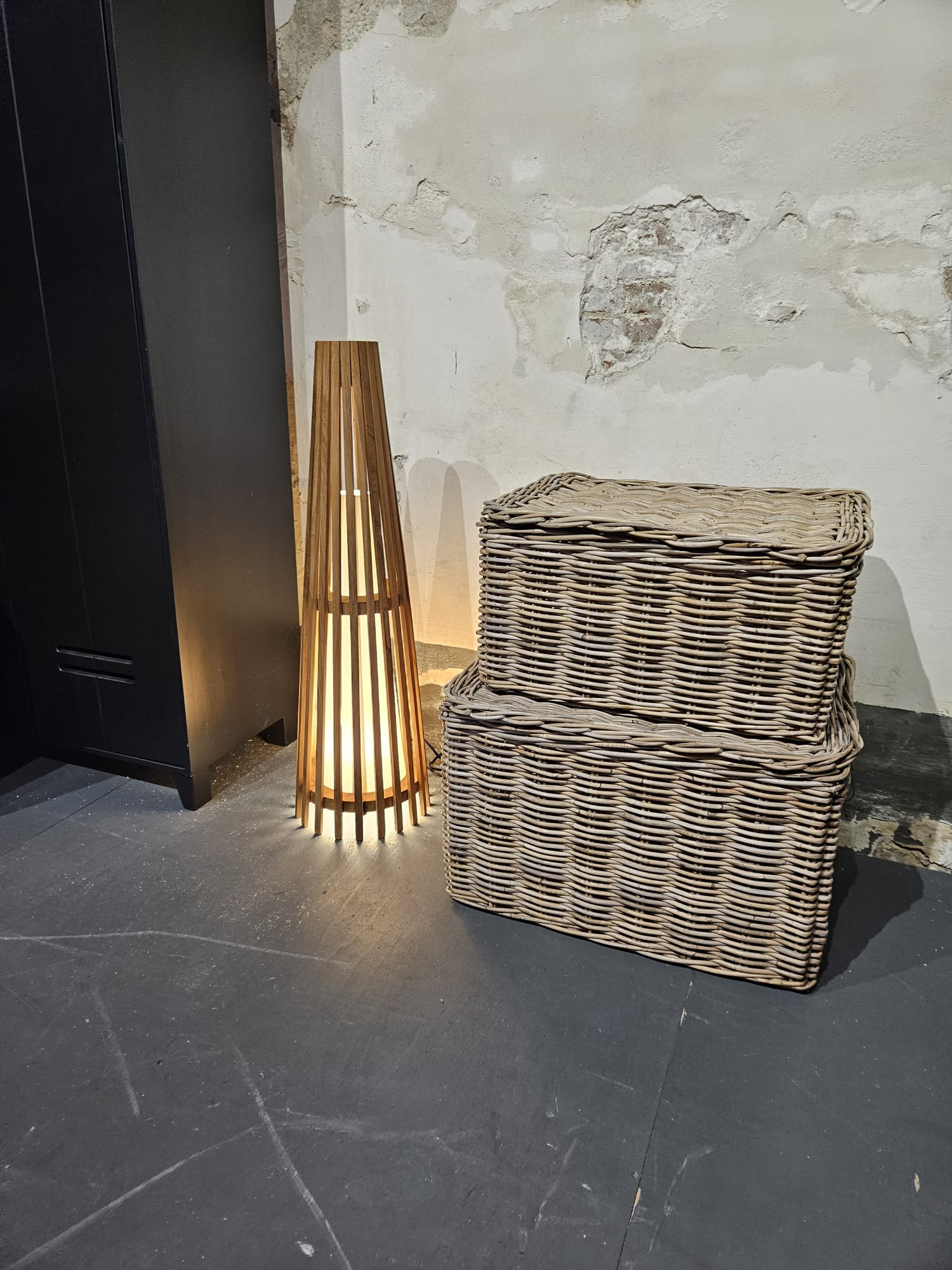 Interieurdirekt – Vloerlamp Anto – Teakhout – 90cm – Naturel