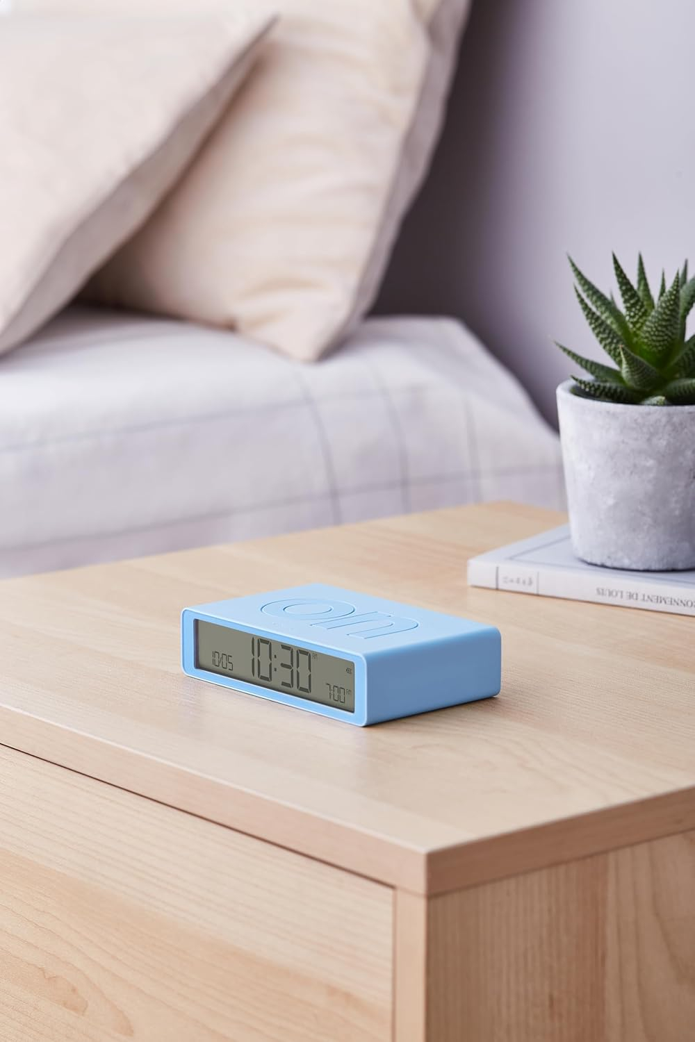 Flip Classic Digitaler Wecker Nachttisch Uhr mit LCD Display (LEX-LR157LB1) - Light Blue